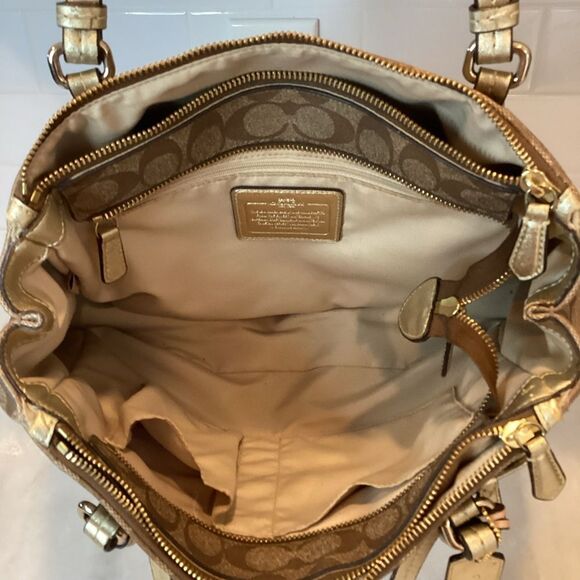 Coach Peyton Signature Jordan Double Zip Carryall - Picture 14 of 16